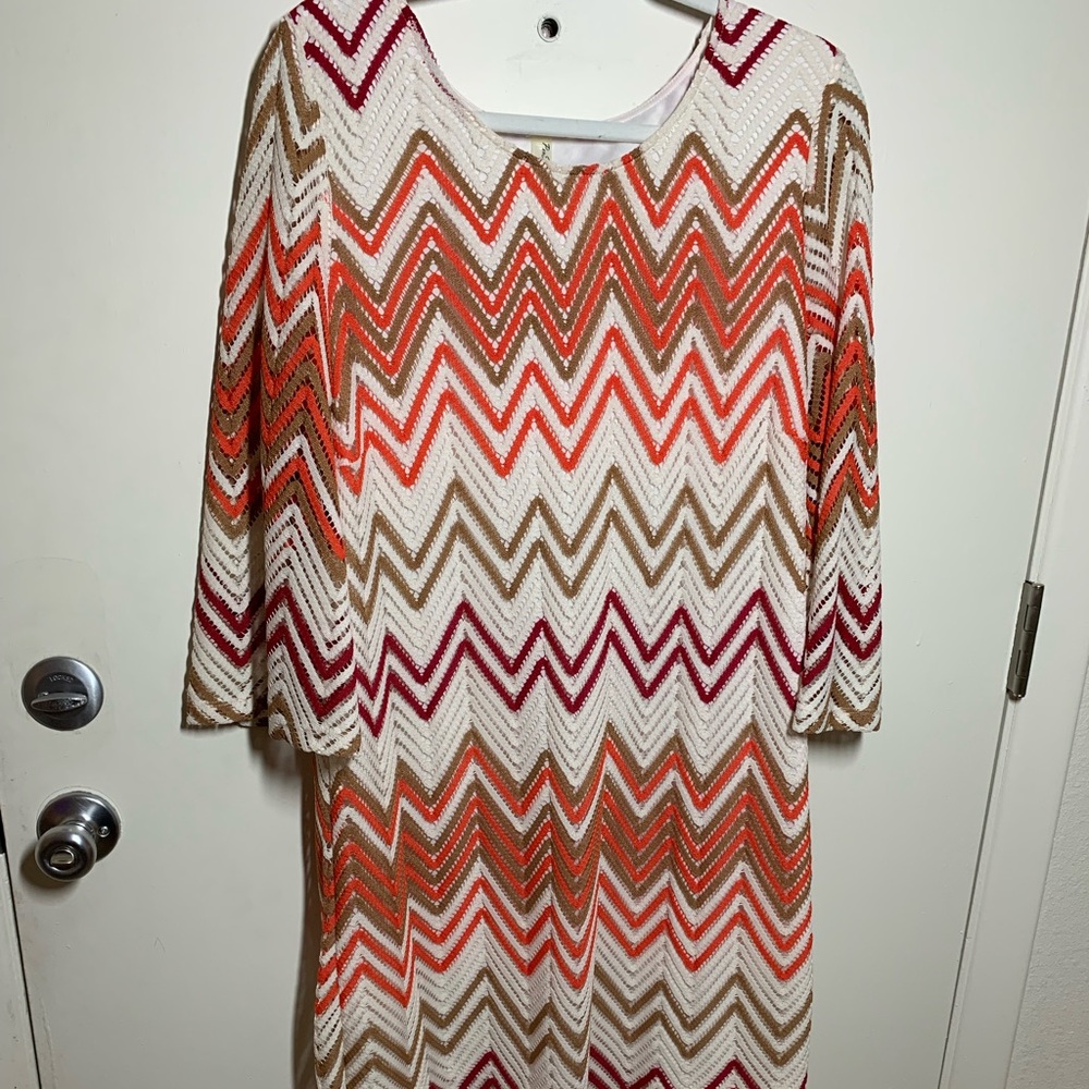 PerSeption Women multicolor Dress with bell sleeves. Size 3x